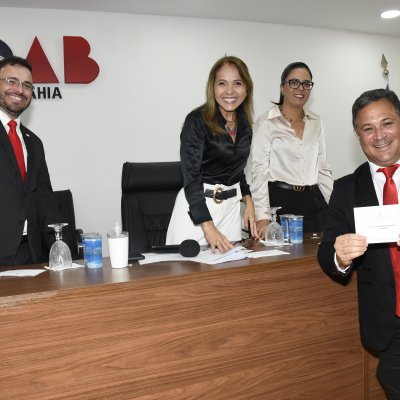 [OAB-BA realiza entrega de carteiras de estagiários - 07-11-2022]
