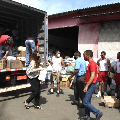 [Em nova doação, OAB-BA entrega sete toneladas de donativos para vítimas de enchentes no extremo sul]
