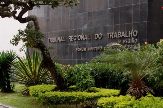 [OAB da Bahia assina acordo de cooperação para combate ao assédio eleitoral e à violência política de gênero]